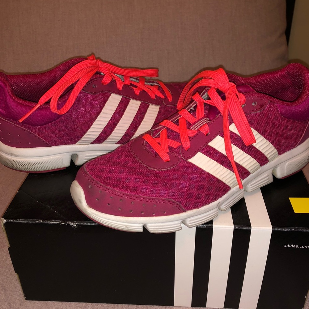Women’s Adidas “Run Cool” sneaker